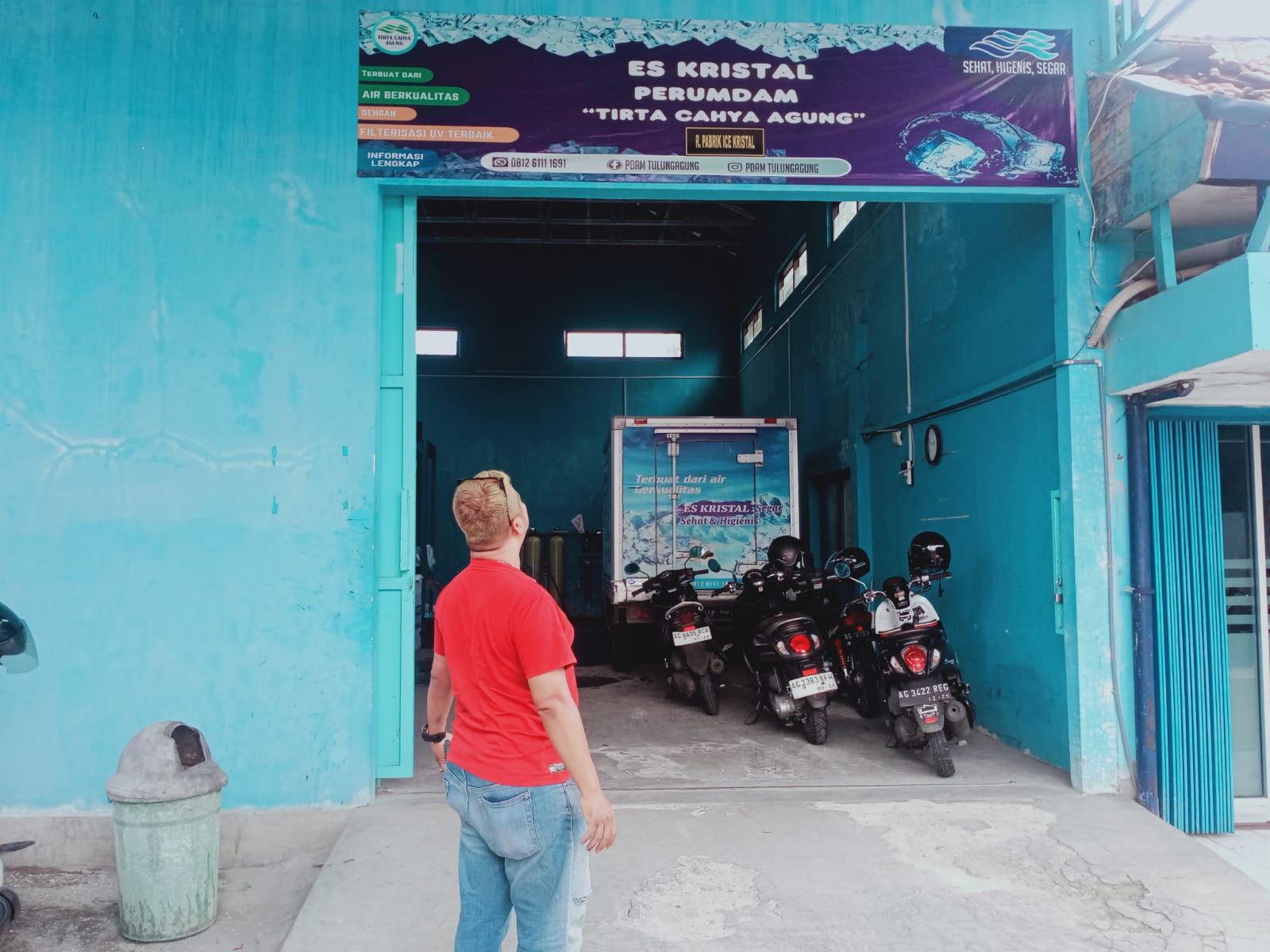 Sungguh Ironis! Es Kristal PDAM Tulungagung Berani Produksi Tanpa Izin BPOM