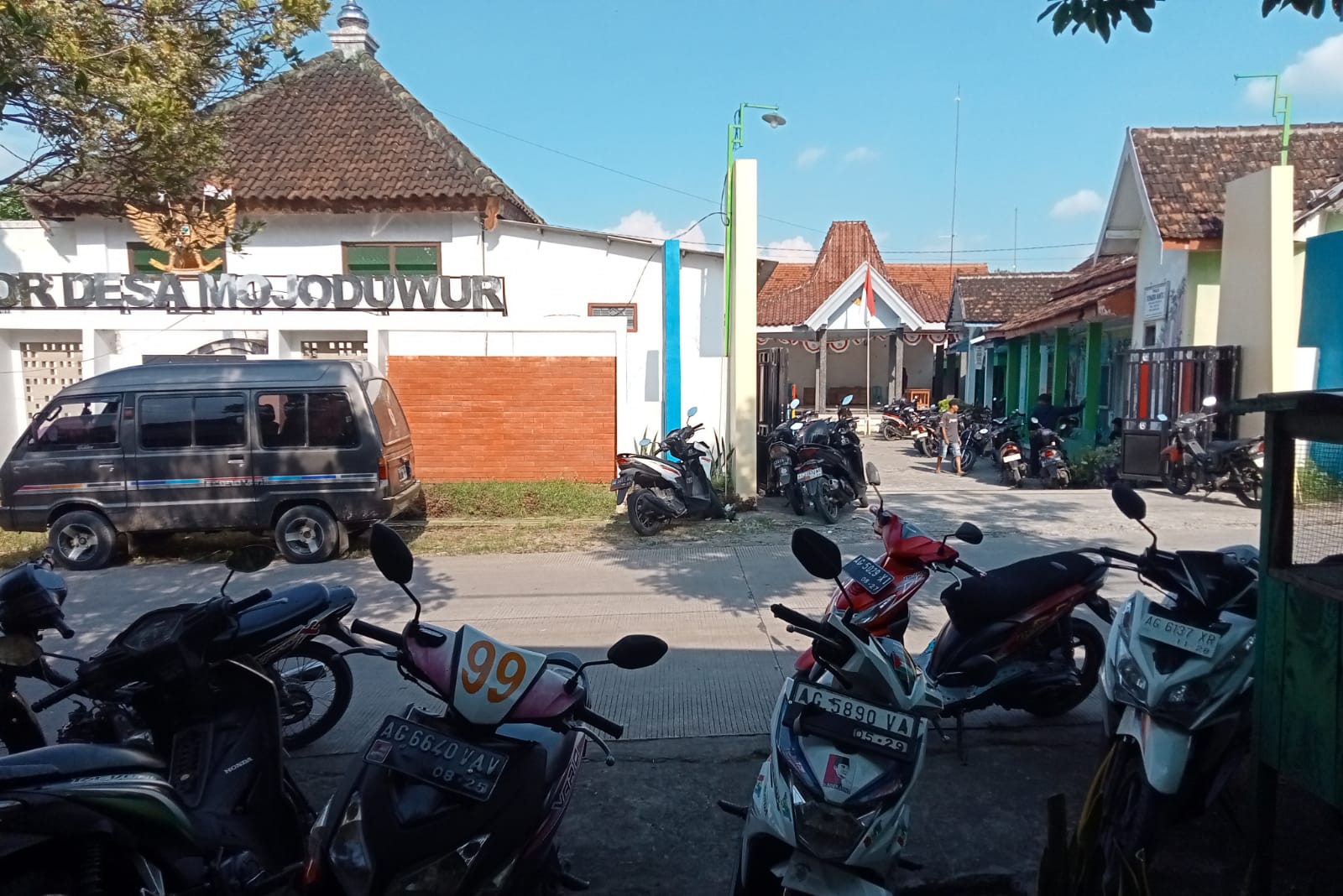 Kantor Desa Mojoduwur, di Geruduk Warganya, Tagih Janji Yang Telah di Sepakati