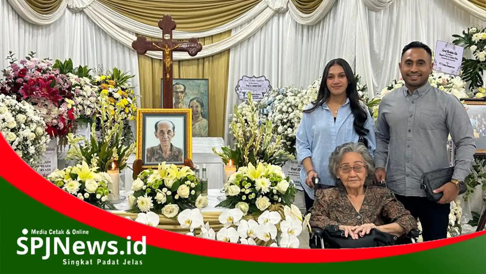 Prof.Ir .Johan Silas Berpulang ke surga,Pengacara muda ( Martin Tokan S. H., M. H) berkunjung Ke rumah Duka. 