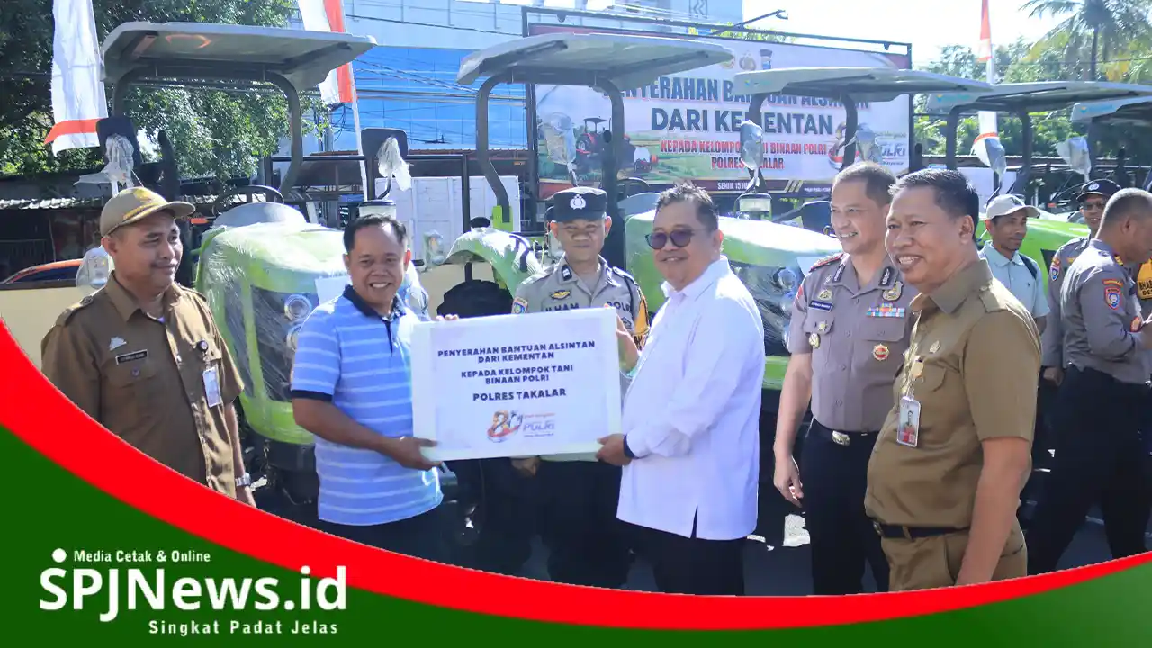 Bupati Takalar Serahkan Bantuan Alsintan kepada Kelompok Tani Binaan Polri Untuk Memperkuat Ketahanan Pangan