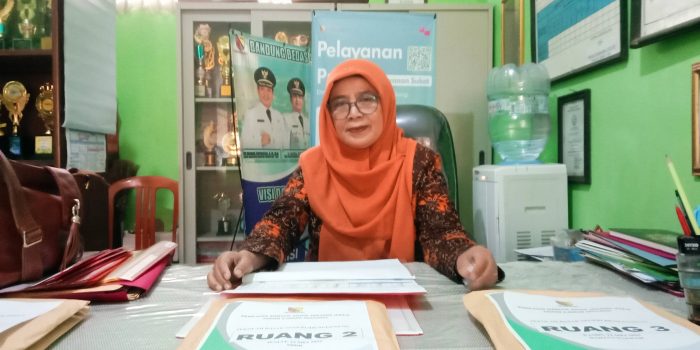 Nunung Nurhasanah S.Pd. SD, Kepala SDN Riunggunung Kec. Baleendah Kab. Bandung, Kamis (22/05/2025). Foto : Herbil