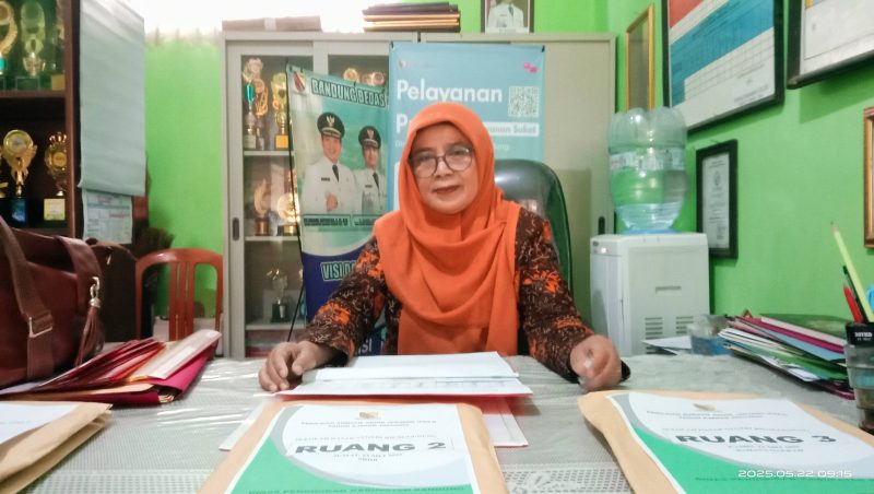 Nunung Nurhasanah S.Pd. SD, Kepala SDN Riunggunung Kec. Baleendah Kab. Bandung, Kamis (22/05/2025). Foto : Herbil