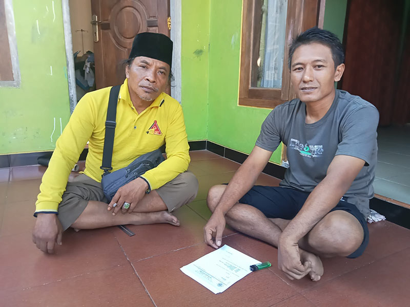 Mbah Langgeng warga masyarakat setempat dan ketua RT