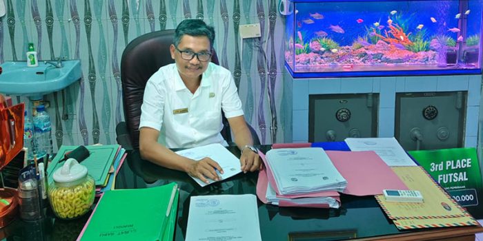 Agus Sugiarto, S.Pd., M.Pd. kepala sekolah SMA negeri 1 Kauman Tulungagung